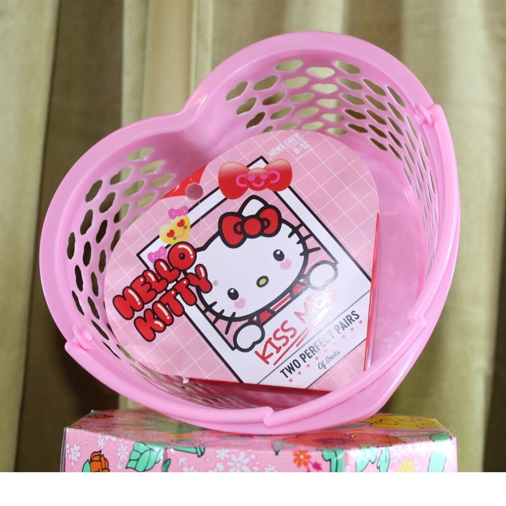 Hello Kitty Valentines Heart Basket with 2 pair socks